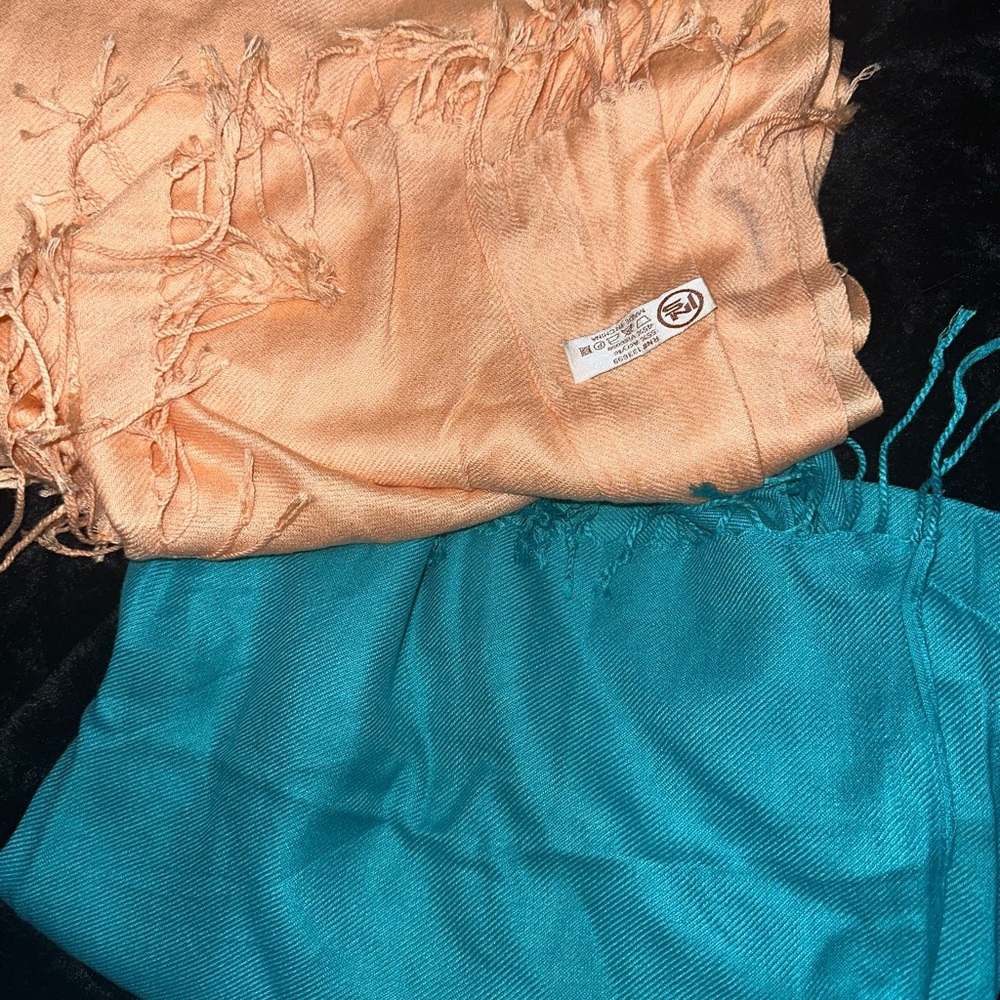 2 Scarves